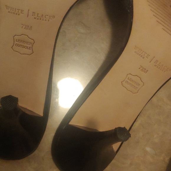 White and Black Market Black short heels - Picture 4 of 5